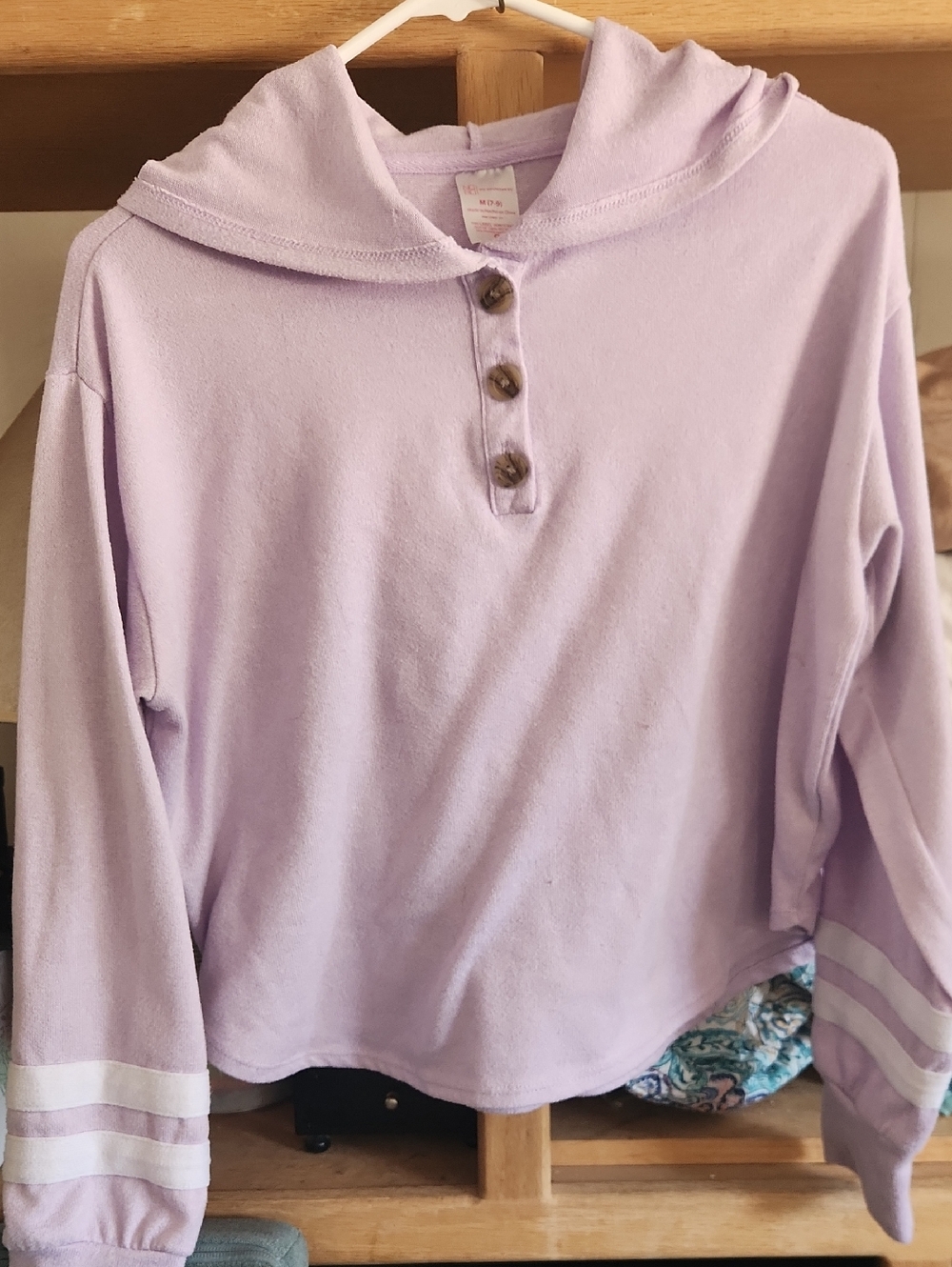 Long Sleeve Lavendar Athletic Hooded Light Weight Shirt